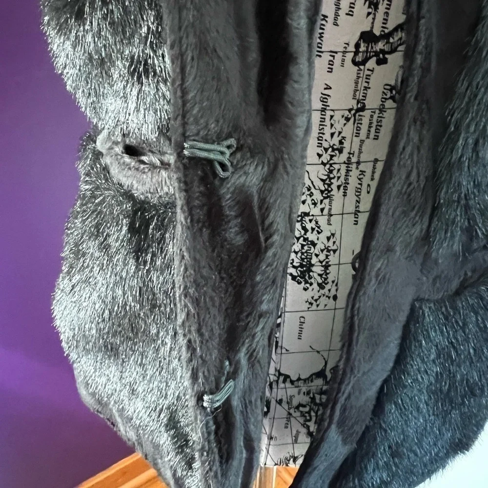 RLZ Faux Fur Vest - Picture 5 of 12